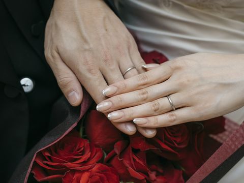 【ヴァン クリーフ＆アーペル(Van Cleef & Arpels)の口コミ】 指輪は2本ともダイヤがついておらずシンプルなストレートデザインにしまし…