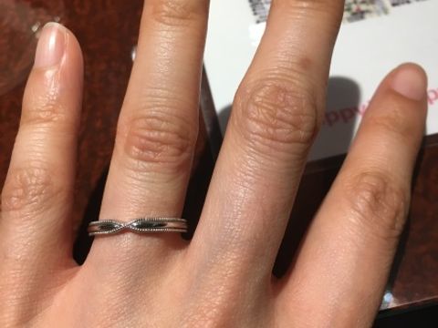 【JEWELRY  KAMATA(ジュエリーかまた)の口コミ】 オーダーメイドで、婚約指輪と合わせたデザインにしてもらいました。表面…
