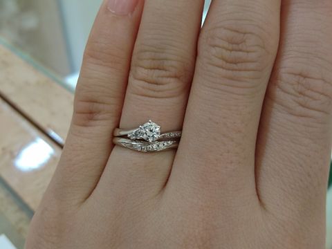 【Mariage ent(マリアージュエント)の口コミ】 インターネットなどで気になるデザインのものを見つけたので現物を見に行…