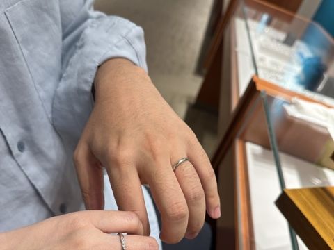 【銀座ダイヤモンドシライシの口コミ】 婚約指輪をこちらのダイヤモンドシライシさんのブライトボヤージュをいた…