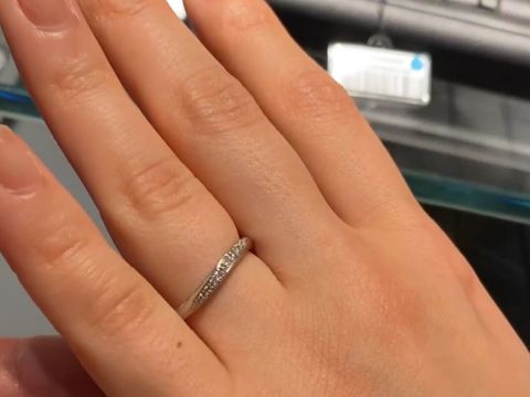 【エクセルコダイヤモンド(EXELCO DIAMOND)の口コミ】 デザインが豊富でミル打ちのデザインは職人がこだわって作成しているらし…