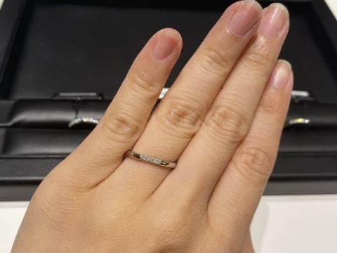 【ラザール ダイヤモンド(LAZARE DIAMOND)の口コミ】 ダイヤがついていることと、重ね付けがしやすいデザインを見ていました。…