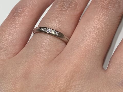 【ラザール ダイヤモンド(LAZARE DIAMOND)の口コミ】 私も彼もストレートが好きなので、かたちはストレートと決めていました。
…