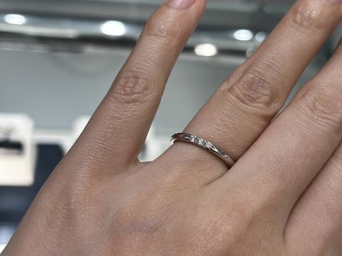 【ROYAL ASSCHER(ロイヤル・アッシャー)の口コミ】 ものすごく迷いましたが、ロイヤルアッシャーはお値段が少し高かったのと…