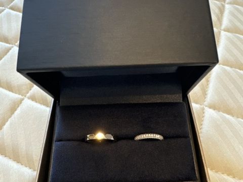 【ラザール ダイヤモンド(LAZARE DIAMOND)の口コミ】 ダイヤモンドが49個敷き詰められており、どの角度からみてもキラキラ輝い…