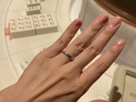 【和光ブライダルブティックギンザの口コミ】 ダイヤがついていて、プラチナのものでさがしていました。重ね付けしやす…