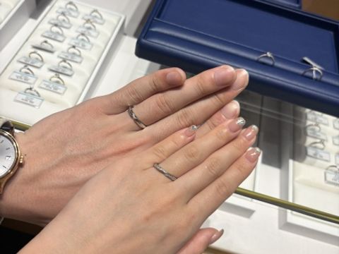 【銀座ダイヤモンドシライシの口コミ】 店員さんにざっくりと希望を言ってたくさん提示していただいた中で、指が…