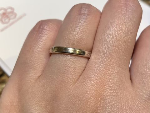 【杢目金屋(もくめがねや)の口コミ】 シンプル過ぎず他とあまり被らないデザインを探していました。
木目の素材…