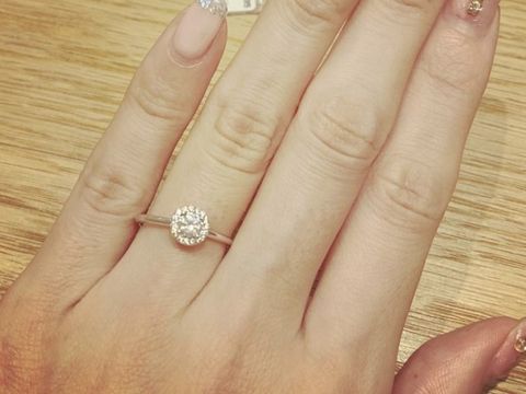 【ENUOVE(イノーヴェ)の口コミ】 デザイン
このリングはシンプルながらも、その輝きが圧倒的に目を引きます…