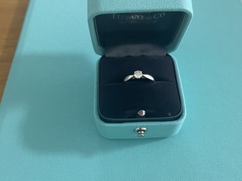 【ティファニー(Tiffany & Co.)の口コミ】 ティファニーハーモニーというデザインのもので、中央に向かってなめらか…