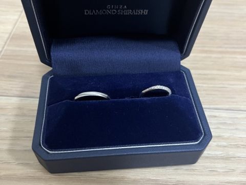 【銀座ダイヤモンドシライシの口コミ】 華奢なデザインが気に入りこちらに決めました。さりげないのですがつける…