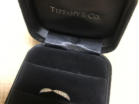 【ティファニー(Tiffany & Co.)の口コミ】 私は仕事中は指輪を外さないといけないため普段つける機会が少なく、それ…