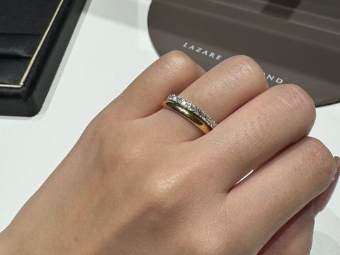【ラザール ダイヤモンド(LAZARE DIAMOND)の口コミ】 婚約指輪も毎日つけたいと思っており、フルエタニティリングで探していた…