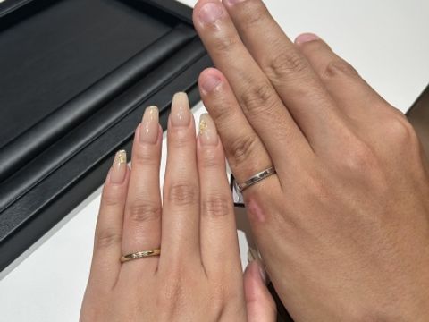 【ラザール ダイヤモンド(LAZARE DIAMOND)の口コミ】 指輪のデザインはペアのものではなく、お互いが似合うものを選びました。…