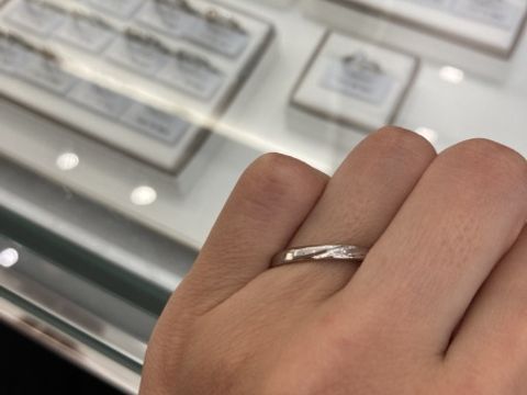 【アイプリモ(I-PRIMO)の口コミ】 シンプルな指輪がいいと思いアイプリモのお店を選びました。自分の手の形…