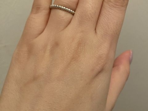 【ヴァン クリーフ＆アーペル(Van Cleef & Arpels)の口コミ】 バンクリーフアーペルでも有名な形であること、また結婚指輪としてだけで…