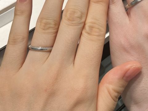 【アイプリモ(I-PRIMO)の口コミ】 王道のストレートタイプです。

ダイヤが埋め込まれており、とても綺麗で…