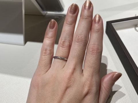 【アイプリモ(I-PRIMO)の口コミ】 リング自体は細くて華奢な印象がありました。ダイヤモンドが上から見ても…