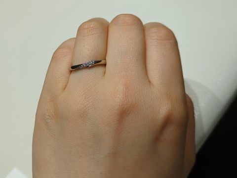 【アイプリモ(I-PRIMO)の口コミ】 プラチナで手が綺麗に見えると言われるウェーブデザインで紹介してもらっ…