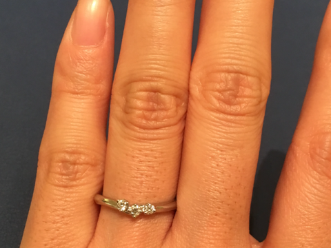 【銀座ダイヤモンドシライシの口コミ】 どこも結婚指輪は同じような無難なデザインが多い中、こちらは流れ星をモ…