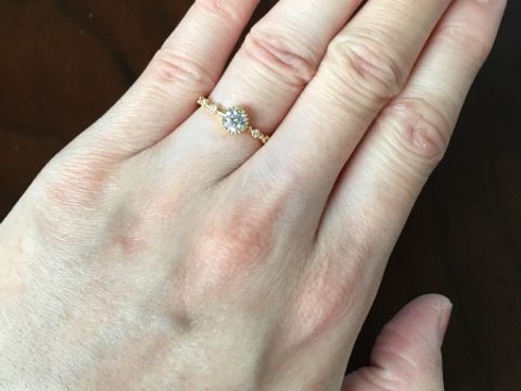 【JEWELRY  KAMATA(ジュエリーかまた)の口コミ】 婚約指輪として、彼から頂きました。私が一目惚れした指輪でした。結婚指…