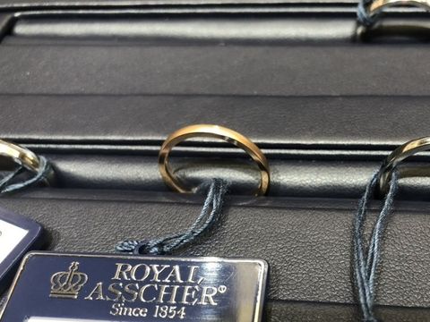 【ROYAL ASSCHER(ロイヤル・アッシャー)の口コミ】 幅は2.0mmから4mmまでで0.5mm刻み、石はダイヤモンドなしから5石まで、マ…