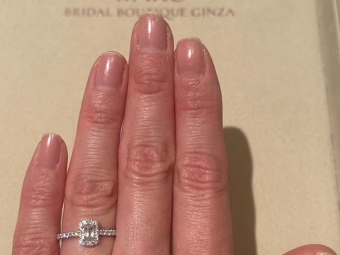 【和光ブライダルブティックギンザの口コミ】 アショカカットダイアモンドの周りに、メレダイヤがついていて、さらにゴ…