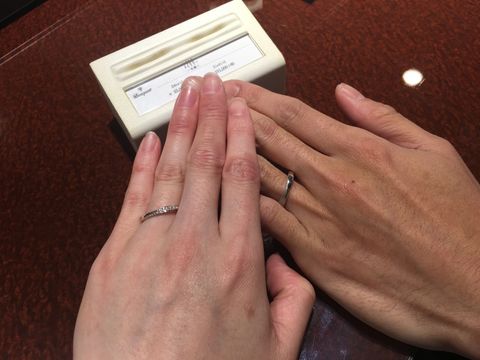 【JEWELRY  KAMATA(ジュエリーかまた)の口コミ】 シンプルで指輪綺麗に見せてくれる指輪で気に入りました。メンズ用は質感…