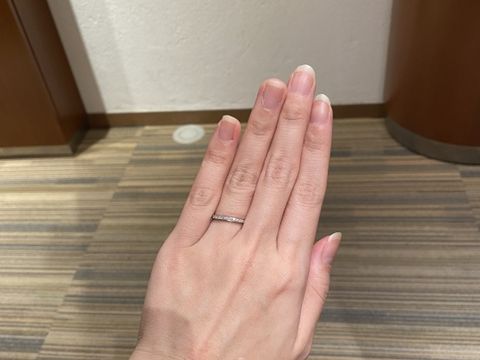 【ラザール ダイヤモンド(LAZARE DIAMOND)の口コミ】 結婚指輪をハーフエタニティで探していた中、ダイヤモンドの輝きは、他の…