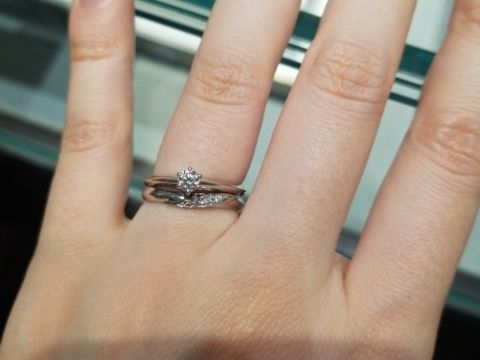 【アイプリモ(I-PRIMO)の口コミ】 およそ10万円でデザイン性ある指輪が買えるため、お手頃であった。同価格…