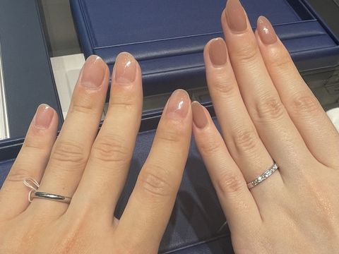 【銀座ダイヤモンドシライシの口コミ】 ダイヤモンドシライシはシンプルなものが多く、ハーフエタニティをつけた…