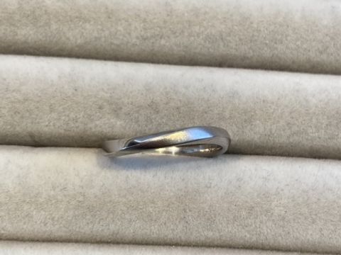 【atelier CraM(アトリエ クラム)の口コミ】 ずっと付けていてもシンプルで飽きのこないデザインがいいなと思いました…