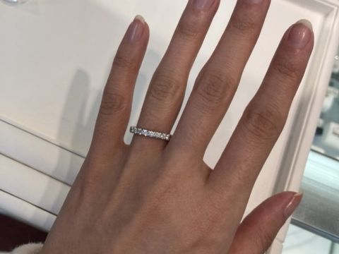 【リューツウの口コミ】 ダイヤモンドのエタニティリングが欲しかったので見に行きました。大粒で…