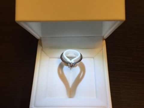 【STAR JEWELRY(スタージュエリー)の口コミ】 彼が選んでくれて、プロポーズの時に渡されたのですが、そのときに決め手…