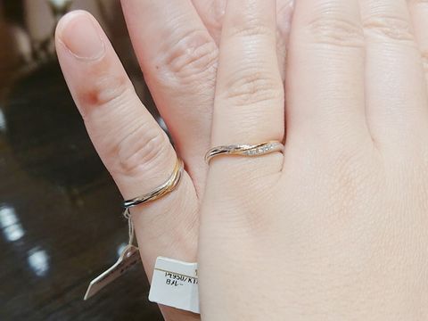 【ケイウノ ブライダル(K.UNO BRIDAL)の口コミ】 デザインも付け心地も理想にとても近い指輪でした。一部ピンクゴールドの…