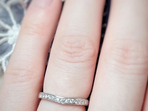 【エクセルコダイヤモンド(EXELCO DIAMOND)の口コミ】 婚約指輪が気に入ったので、それに重ね付けできるものを探していただきま…