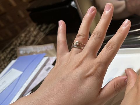 【杢目金屋(もくめがねや)の口コミ】 桜がモチーフになっていてダイヤのカットの仕方などが特徴があった。指輪…