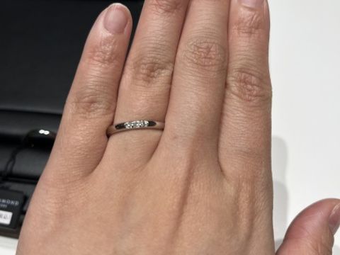 【ラザール ダイヤモンド(LAZARE DIAMOND)の口コミ】 シンプルが好みだったため、当初はダイヤなしのデザインを検討していまし…