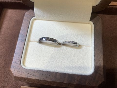 【TANZO.(鍛造指輪)の口コミ】 複数のブランドを周りましたが、お互いがしっくりくるものがなかったためT…