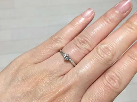 【TASAKI(タサキ)の口コミ】 他の指輪と比べてつけ心地が良くて、するするっと指に入ります。指にフィ…