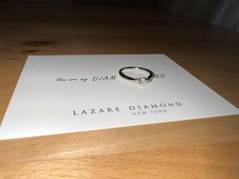 【ラザール ダイヤモンド(LAZARE DIAMOND)の口コミ】 ダイヤモンドを後から選んでつけることが出来るため、気に入ったグレード…