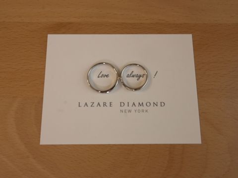 【ラザール ダイヤモンド(LAZARE DIAMOND)の口コミ】 女性用、男性用でペアのものを選びました。
同じウェーブがかかっており、…
