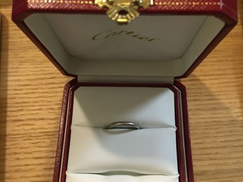 【カルティエ(Cartier)の口コミ】 婚約指輪を少し奮発して購入したので、結婚指輪は予算ありきで定番のもの…