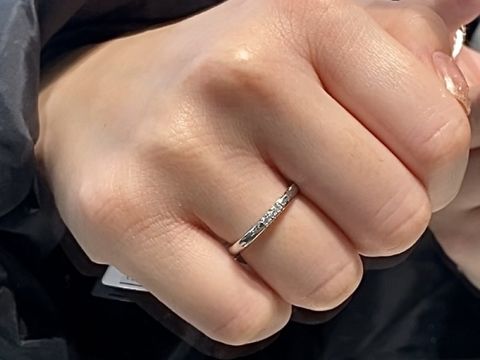 【アイプリモ(I-PRIMO)の口コミ】 数あるデザインの中で、ダイヤモンドがあしらわれている、かつ、３連５連…