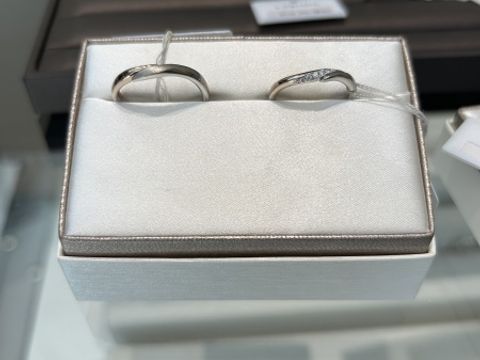 【アイプリモ(I-PRIMO)の口コミ】 シンプルかつコンビネーションの組み合わせが可愛い。イエベなため、シル…