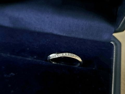 【銀座ダイヤモンドシライシの口コミ】 関節が太く指は細いのでくるくる回ってしまってもある程度違和感がない形…