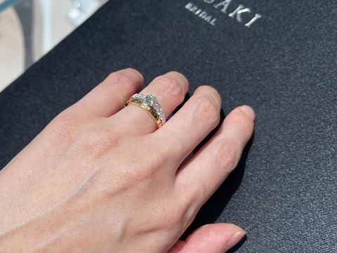 【TASAKI(タサキ)の口コミ】 色々とデザインを決めかねている中で立ち寄った店舗で可憐な印象だったの…