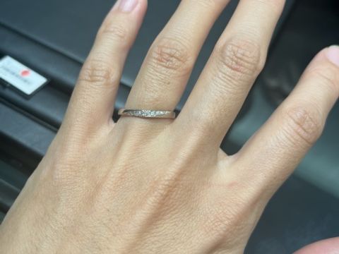 【ラザール ダイヤモンド(LAZARE DIAMOND)の口コミ】 シンプルで飽きがこない、でもダイヤモンドもしっかり入っていてキラキラ…