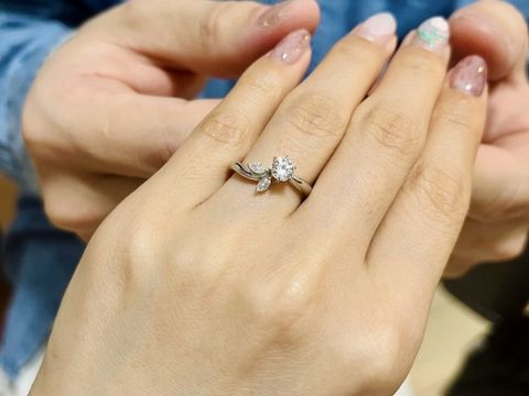 【カオキ　ダイヤモンド専門卸直営店の口コミ】 人と被りにくいデザインであること
指が綺麗に見えること
何より自分が気…