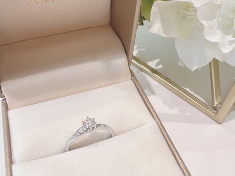 【BELETHE(ベルテ)の口コミ】 店員さんのおすすめで紹介していただいた商品で、華やかで存在感のあるデ…